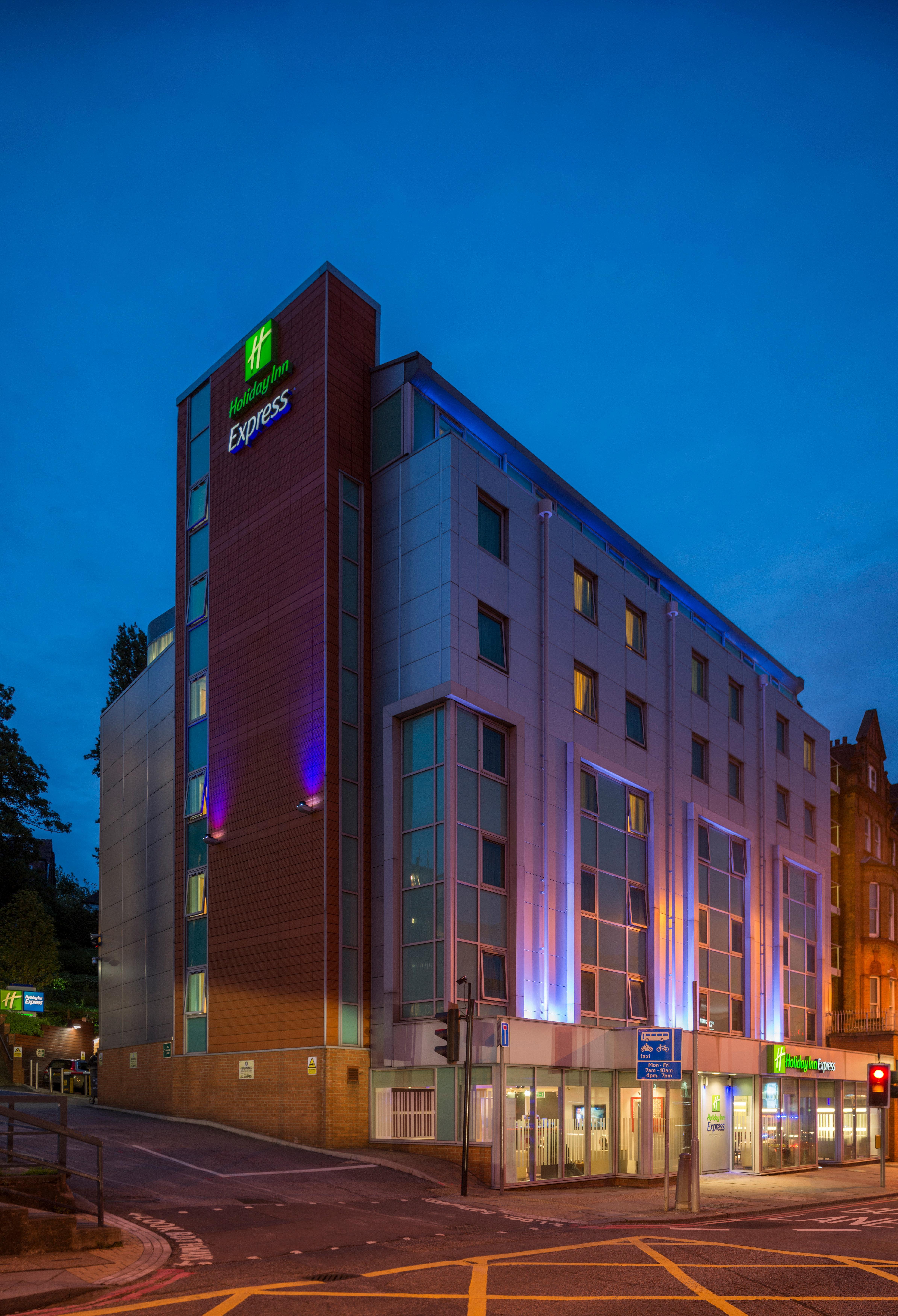 Holiday Inn Express London-Swiss Cottage Exterior foto